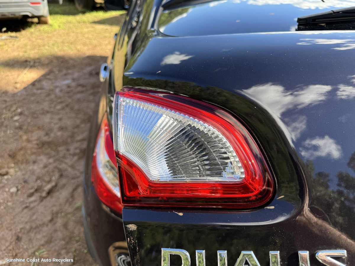 2010-2014 Nissan Dualis Rear Garnish