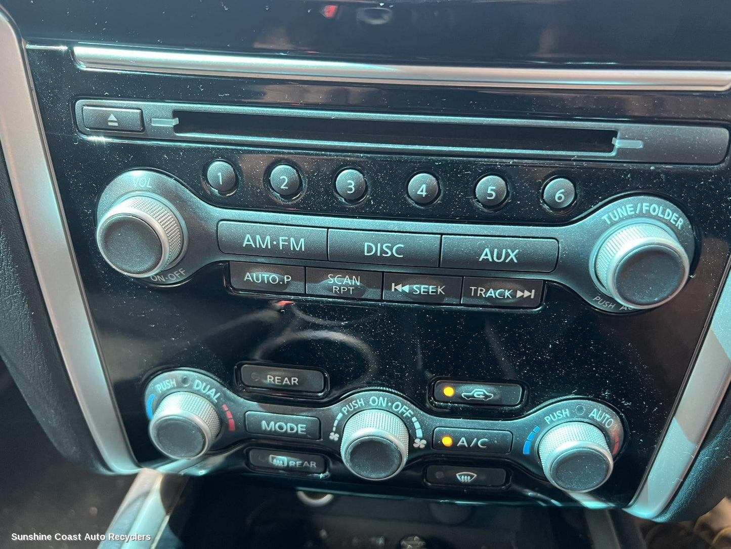 2014 Nissan Pathfinder Radio Cd Dvd Sat Tv