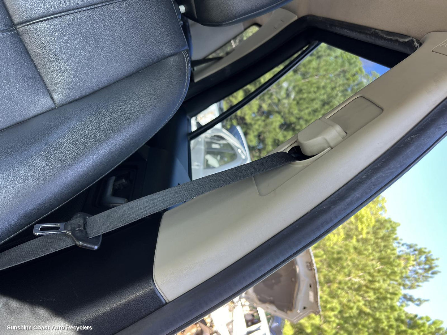 2011 Land Rover Freelander Seatbelt Stalk