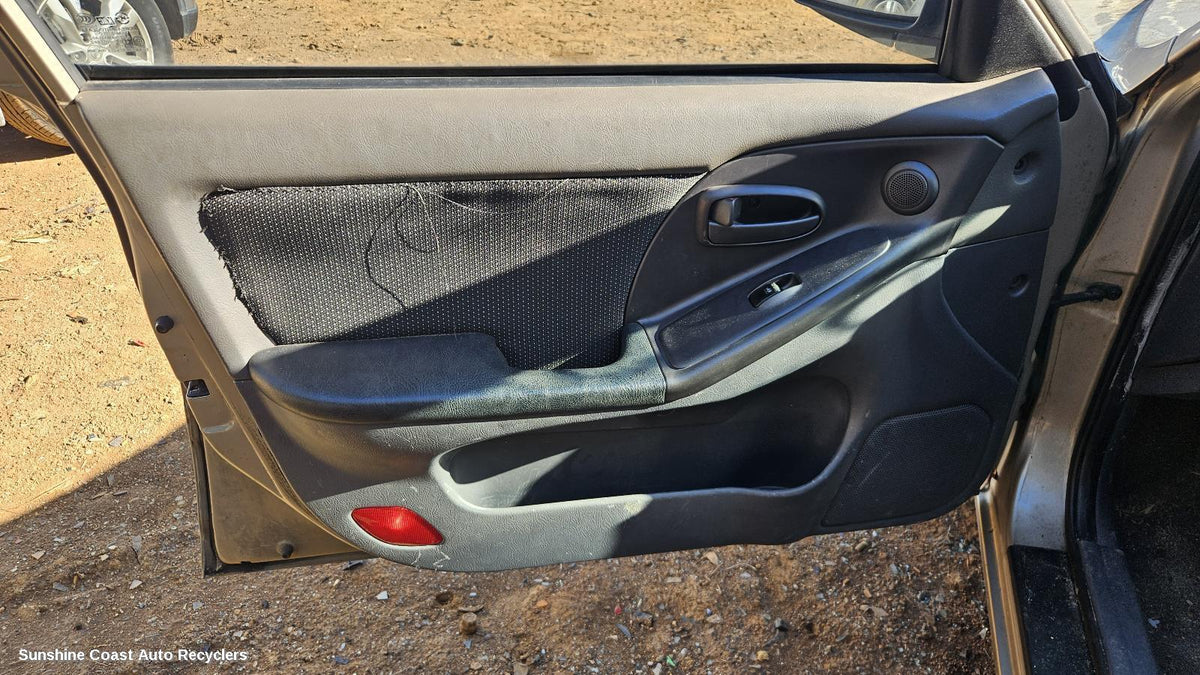 2000-2006 Hyundai Elantra Door Trim