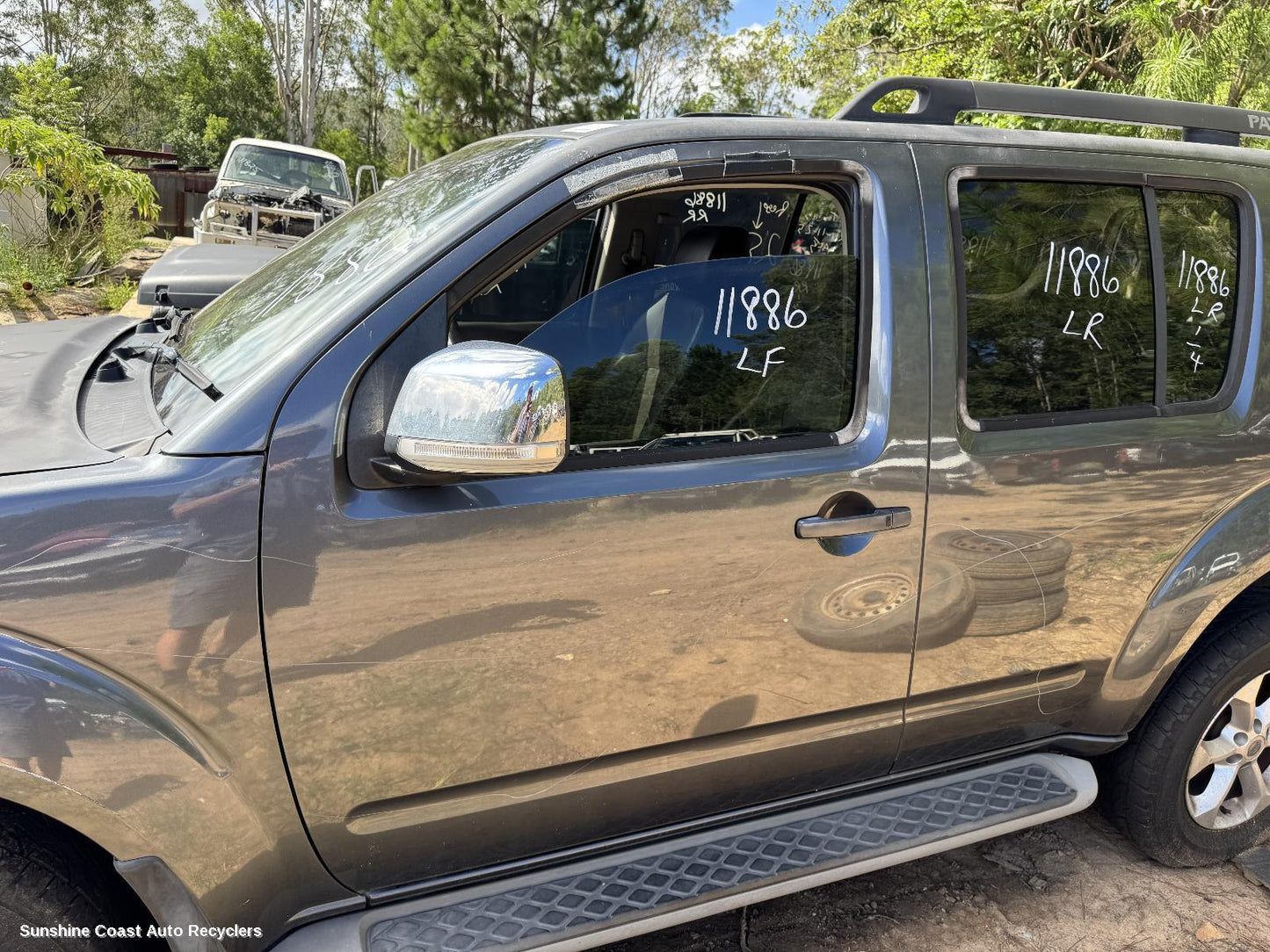 2012 Nissan Pathfinder Left Front Door