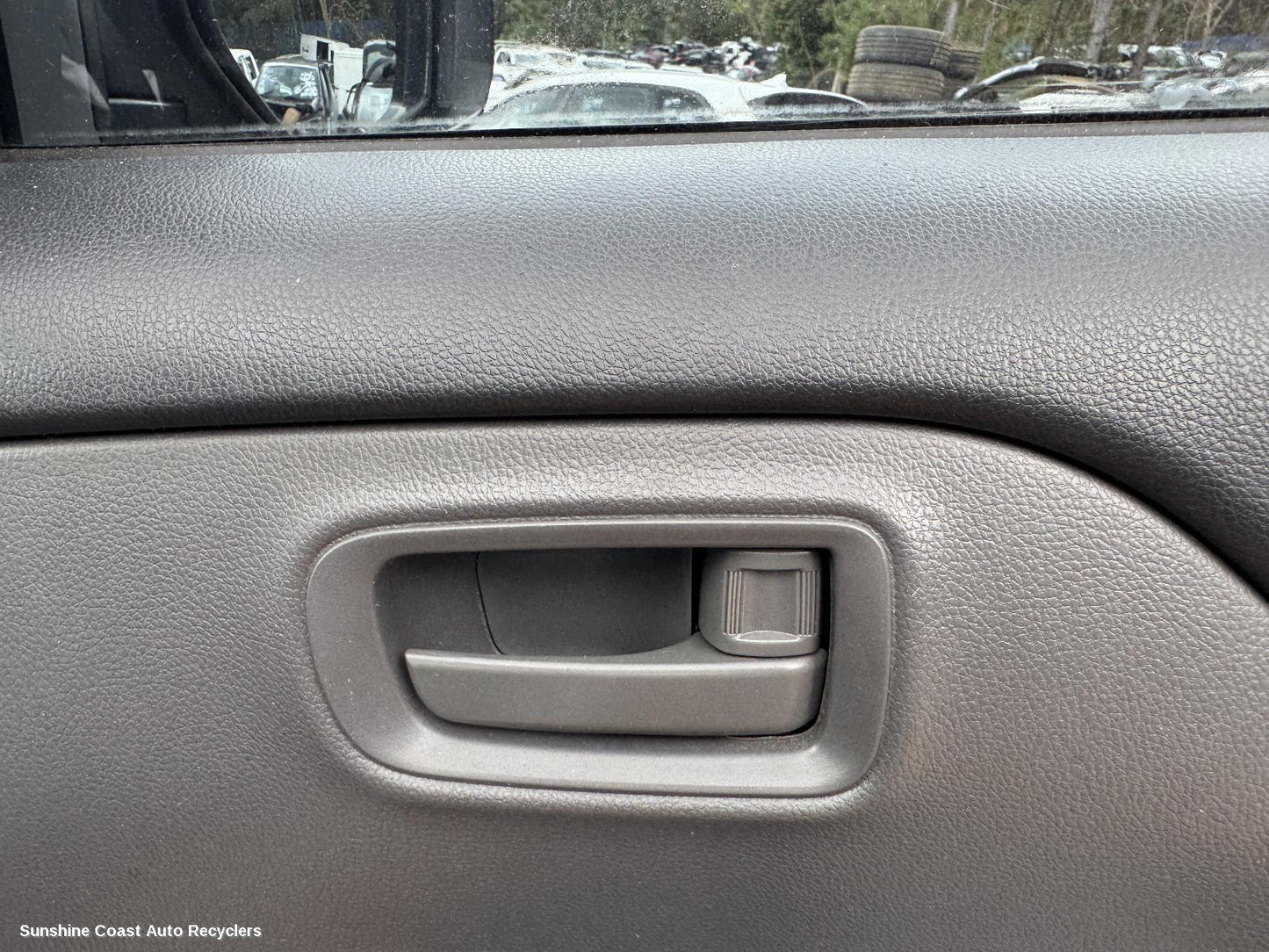 2016 Mitsubishi Triton Door Handle
