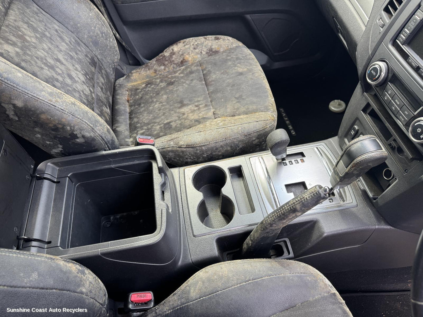 2006-2014 Mitsubishi Pajero Console