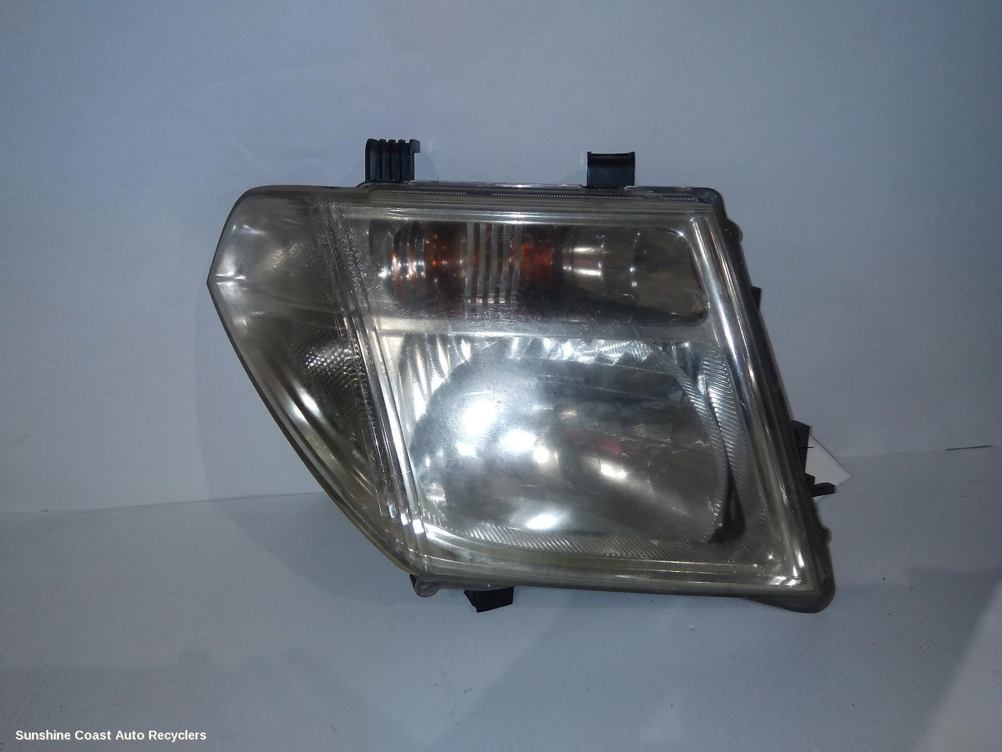 2010 Nissan Navara Right Headlamp