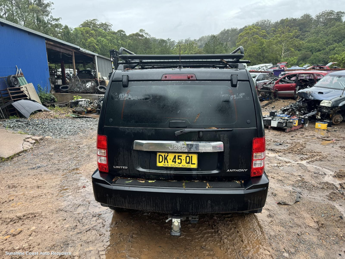 2008-2012 Jeep Cherokee Left Guard
