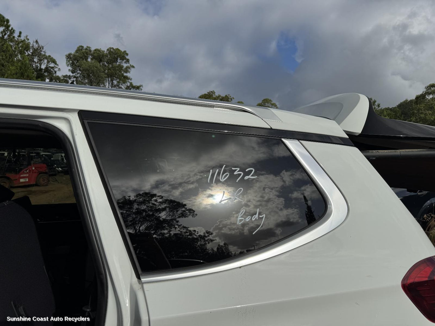 2022 Ldv D90 Left Rear Side Glass