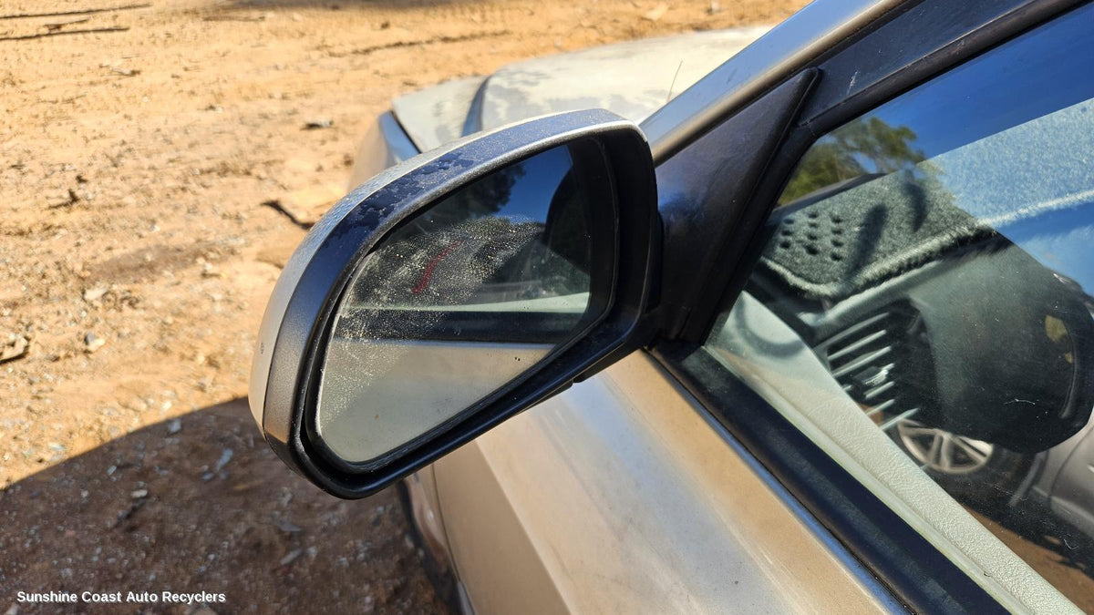 2000-2003 Hyundai Elantra Left Door Mirror