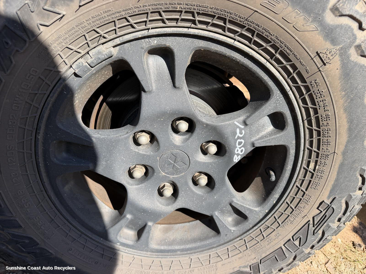2002-2006 Mitsubishi Pajero Wheel Mag