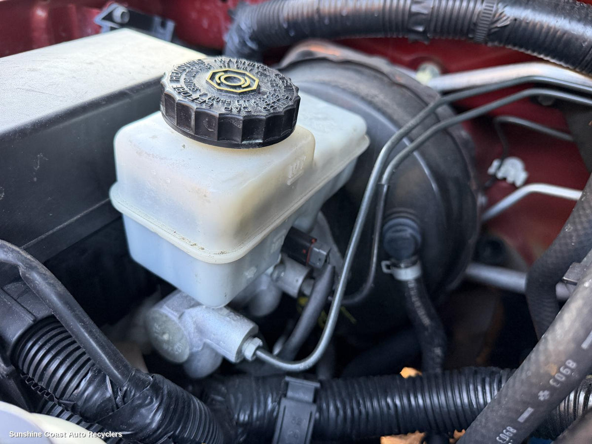 2005-2015 Nissan Navara Master Cylinder