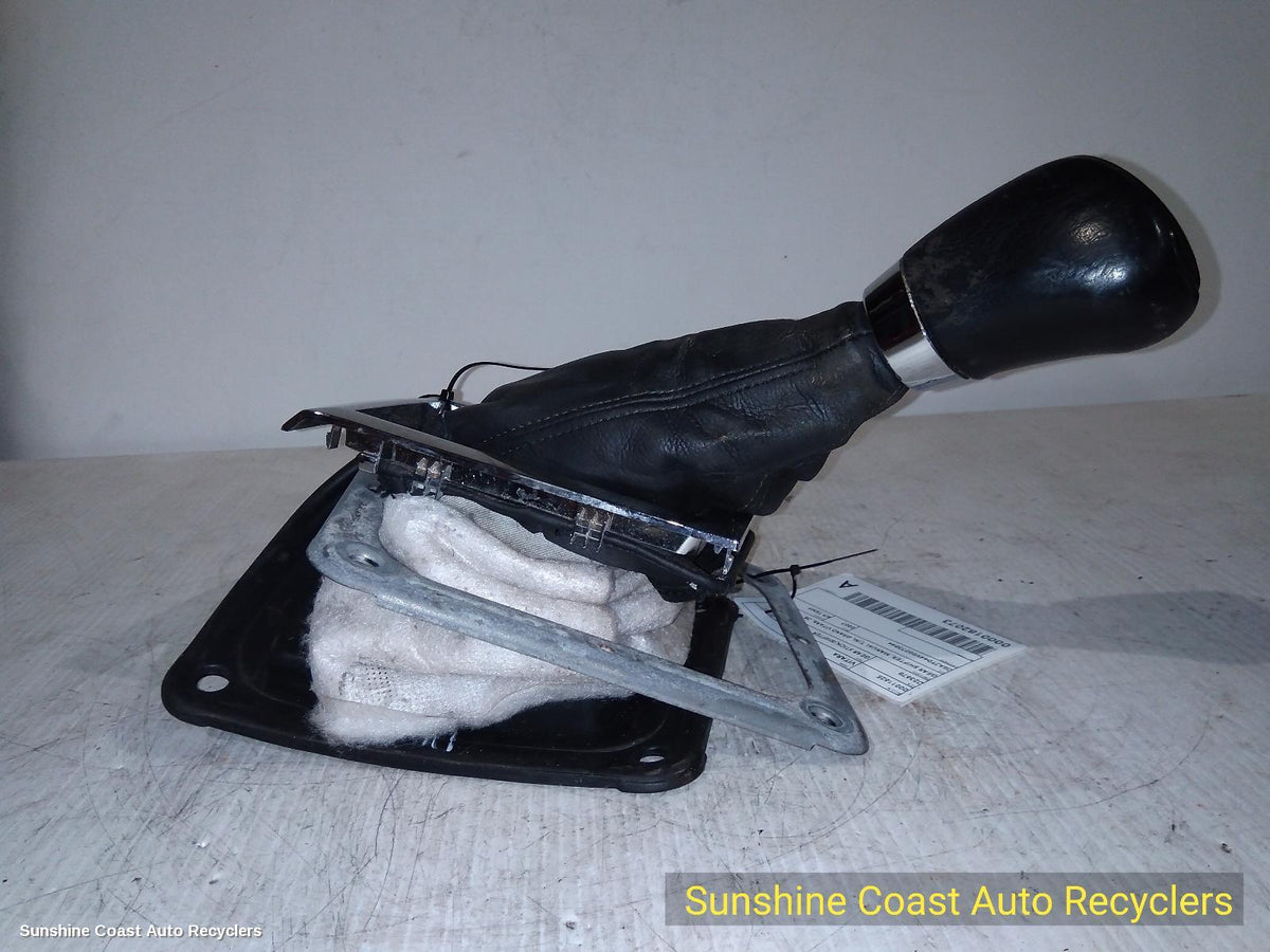 2005-2008 Suzuki Vitara Gear Stick Shifter