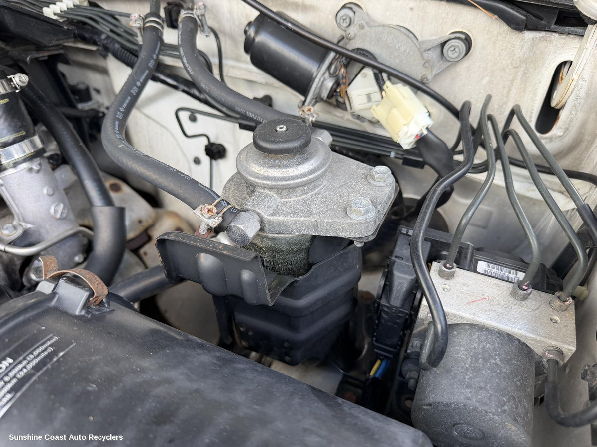 2008-2015 Nissan Navara Fuel Filter Housing