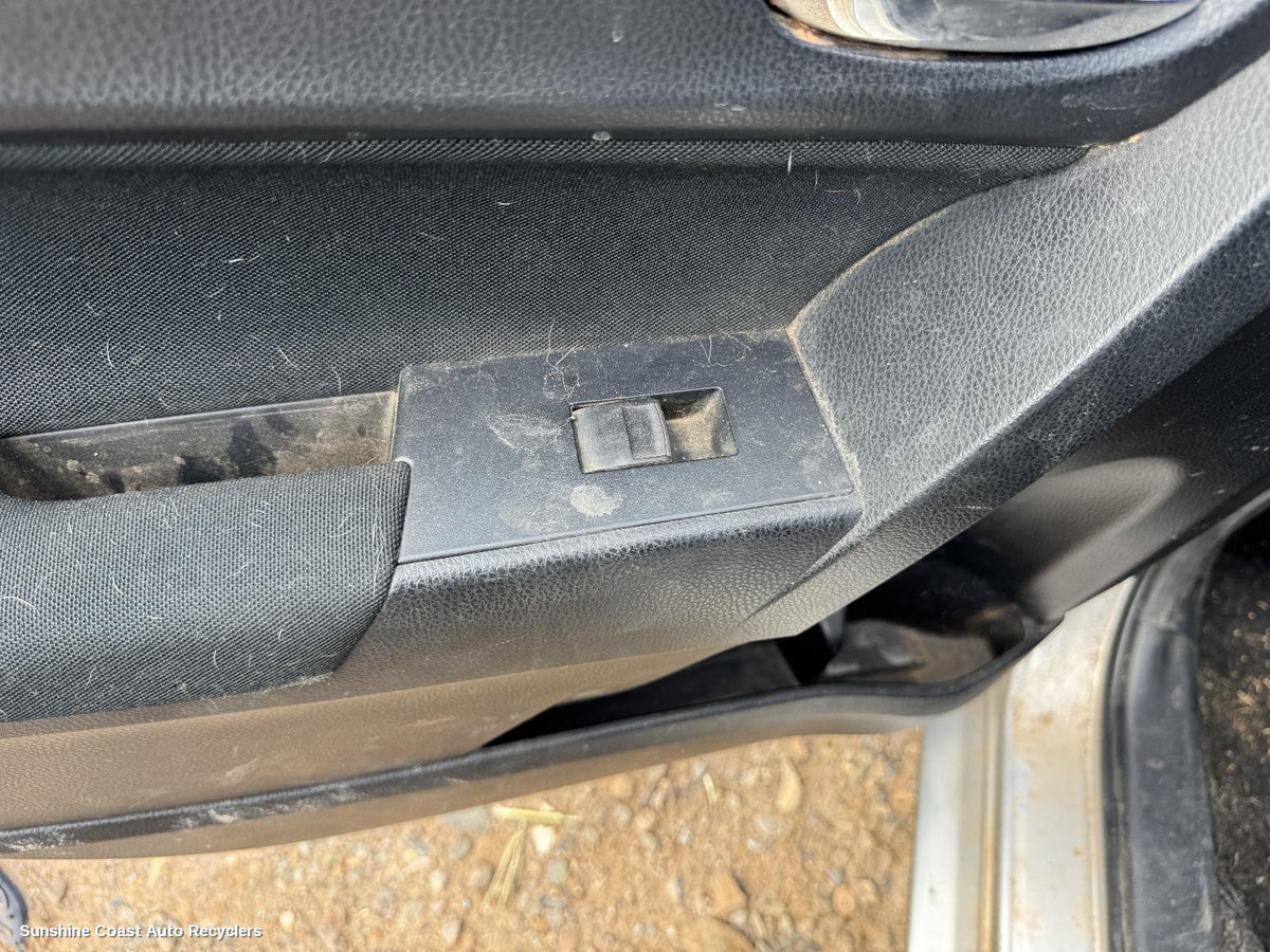 2013-2019 Toyota Corolla Pwr Dr Wind Switch