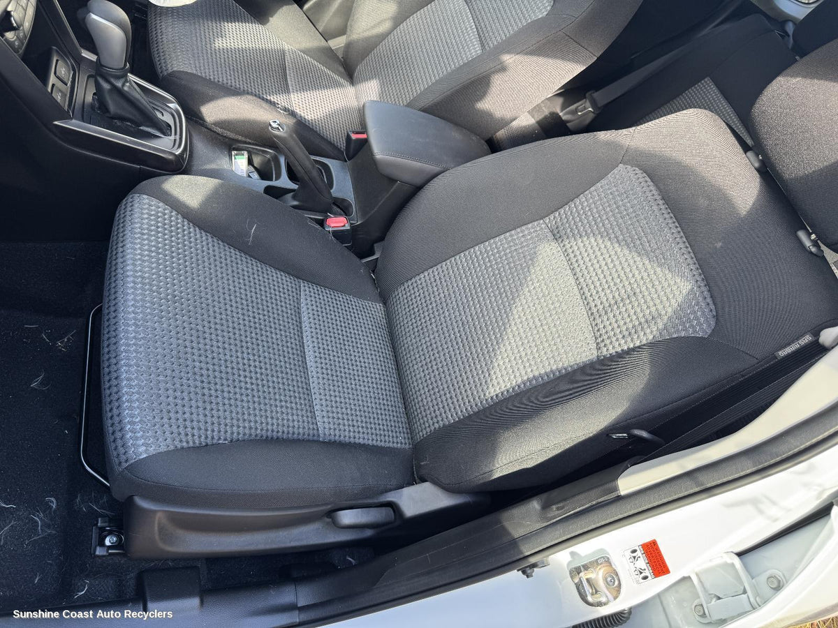 2022-2025 Suzuki S-cross Front Seat