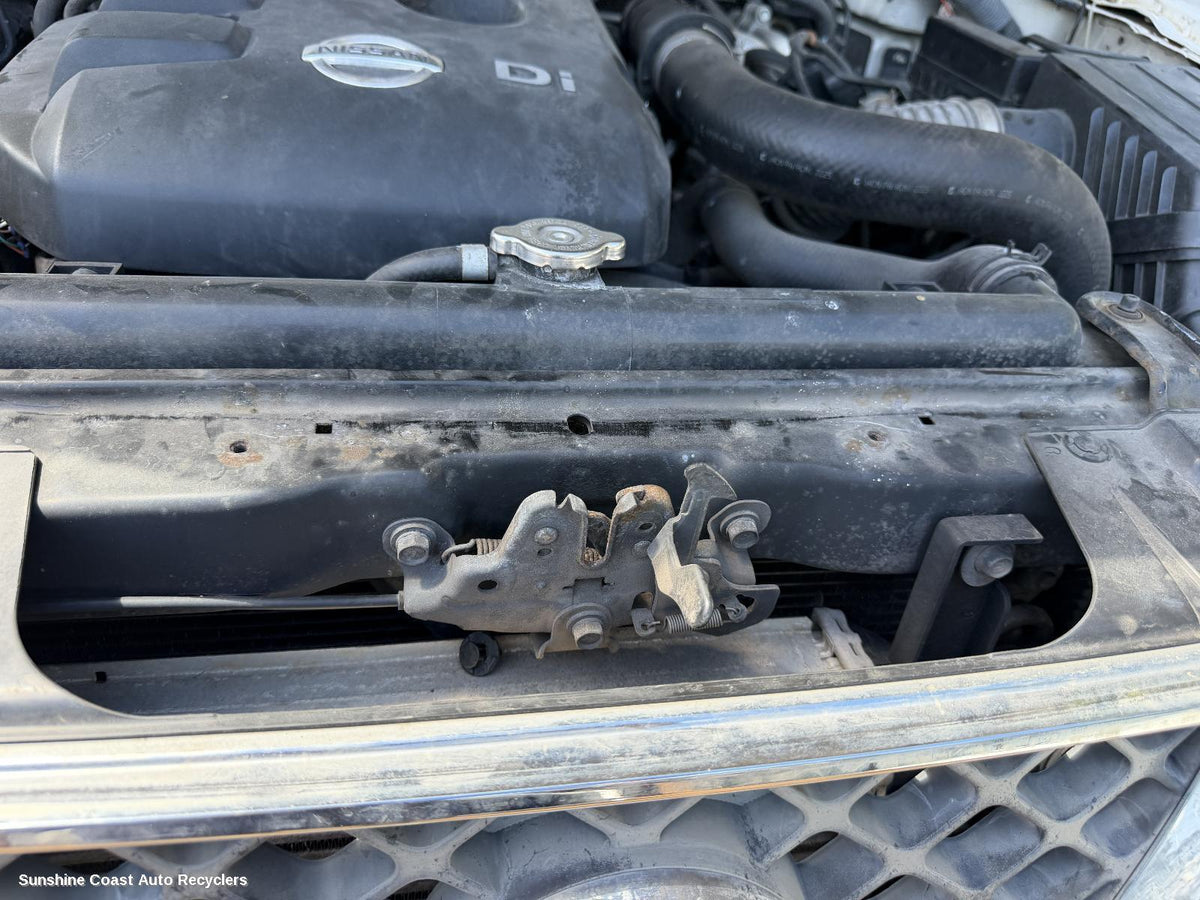 2005-2015 Nissan Navara Bonnet Lock Support