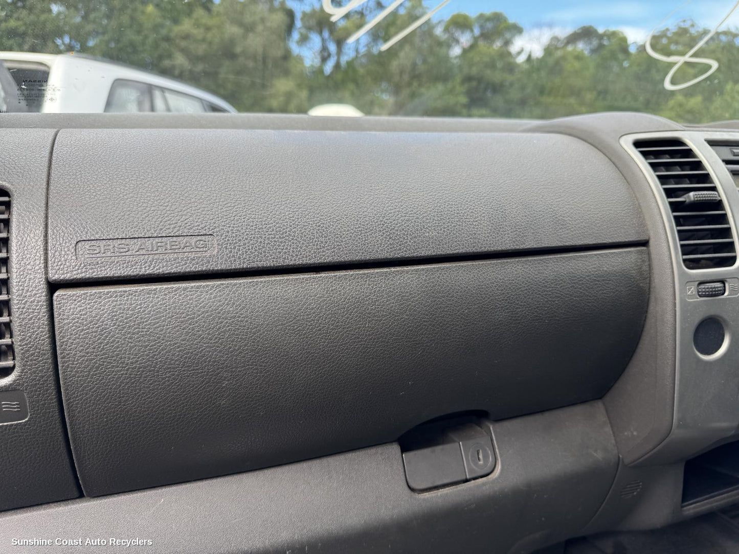 2010 Nissan Navara Glove Box