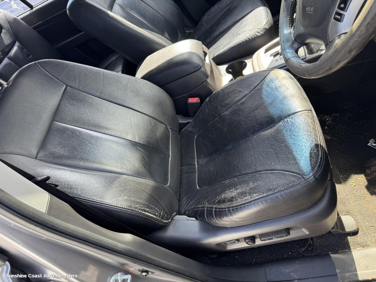 2009 Hyundai Santa Fe Front Seat