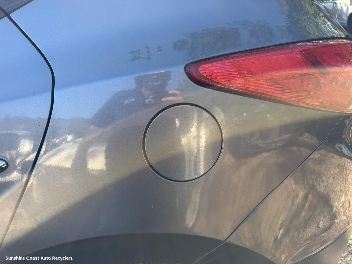 2009-2016 Hyundai Ix35 Fuel Door   Filler