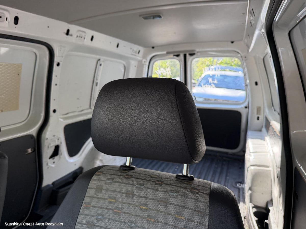 2010-2015 Volkswagen Caddy Headrest