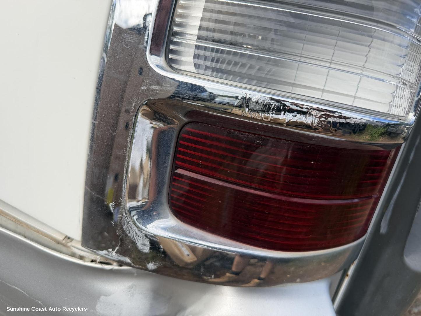 2000-2002 Mitsubishi Pajero Left Taillight