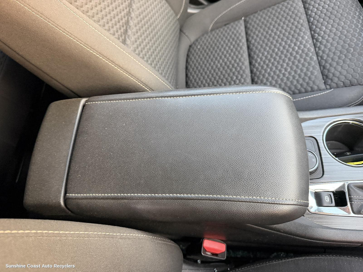 2018-2020 Holden Acadia Console