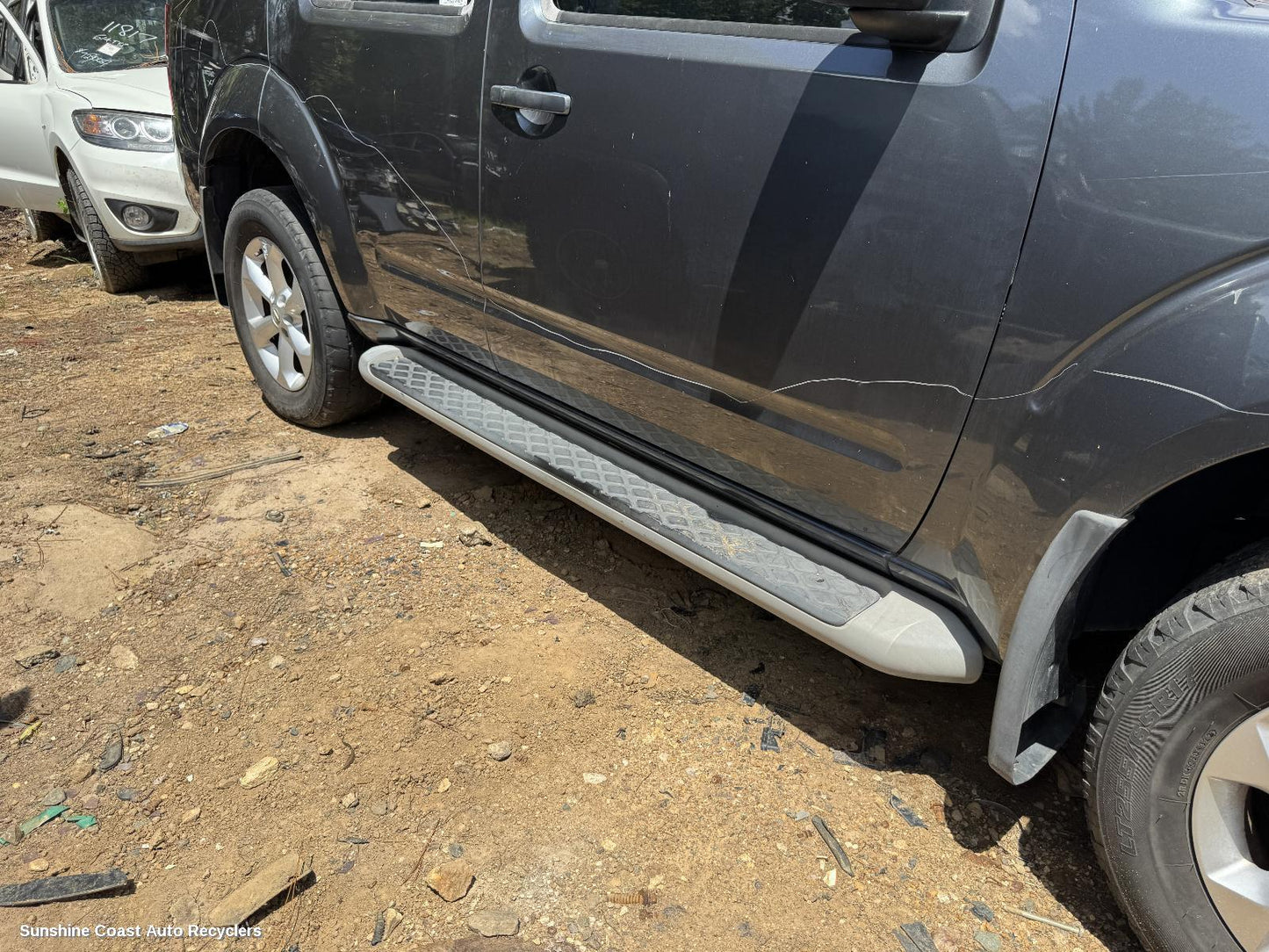 2012 Nissan Pathfinder Side Step Skirt