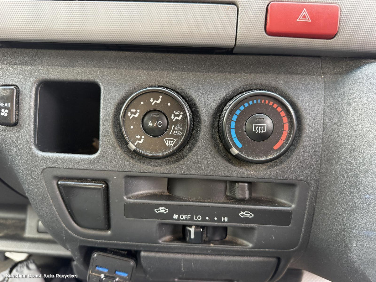 2005-2014 Toyota Hiace Heater Ac Controls