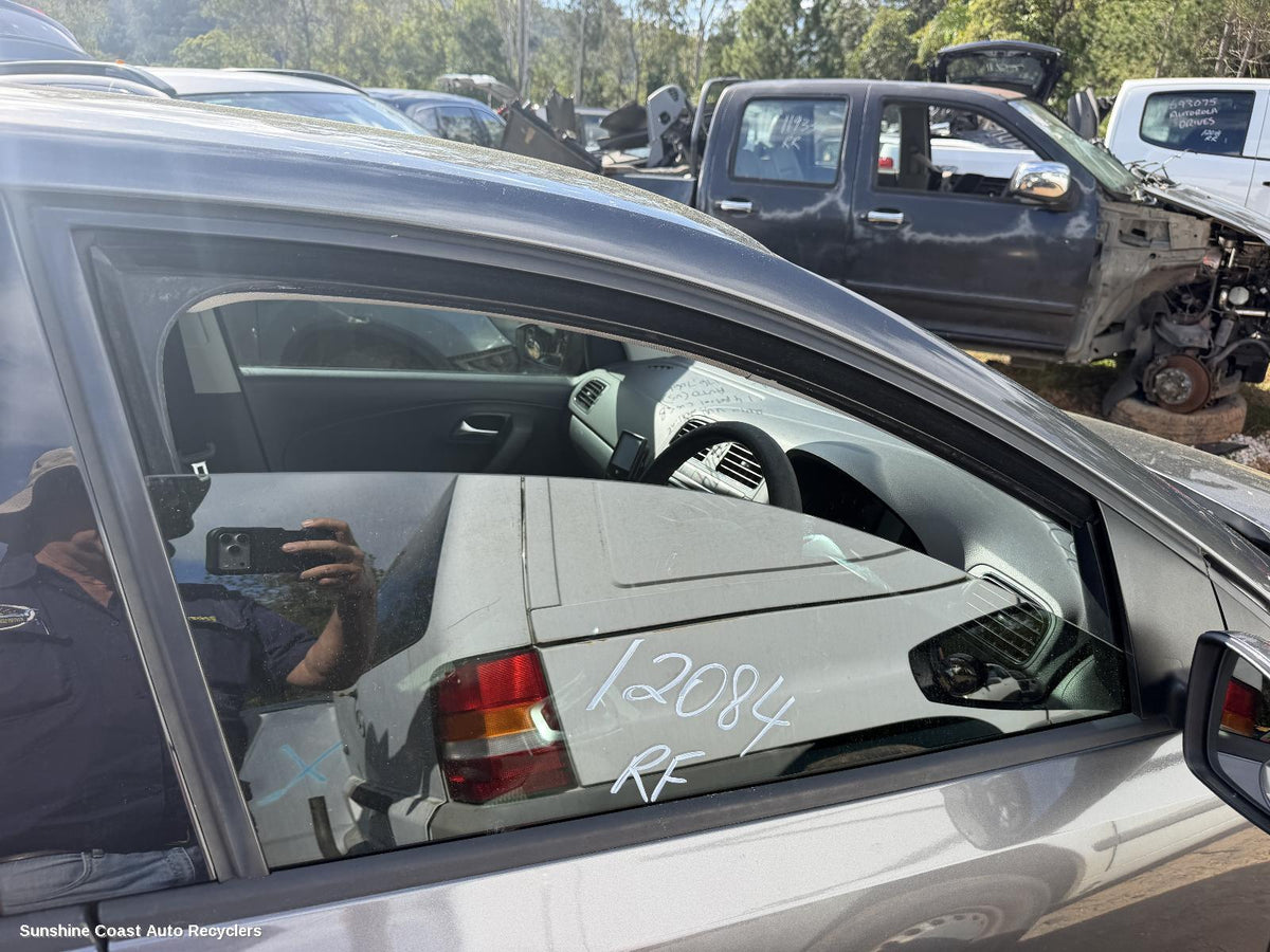 2010-2014 Volkswagen Polo Right Front Door Window