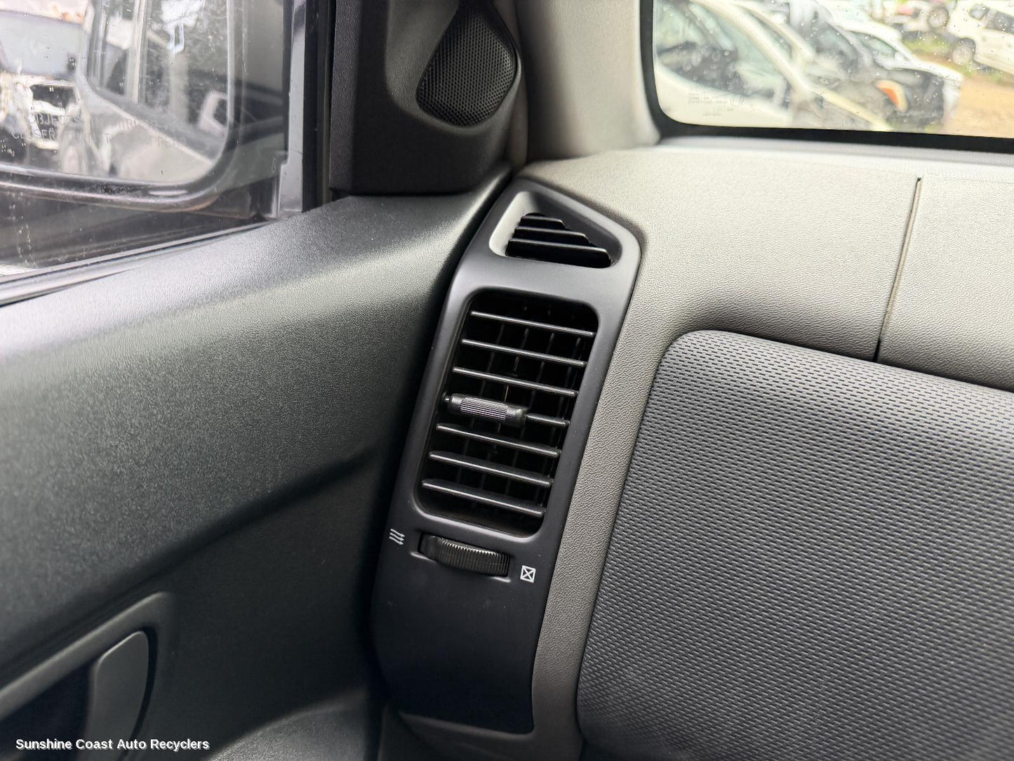 2002-2006 Mitsubishi Pajero Misc