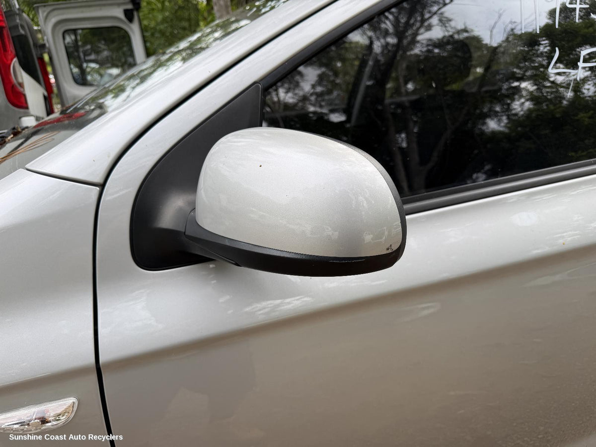 2010-2015 Hyundai I20 Left Door Mirror