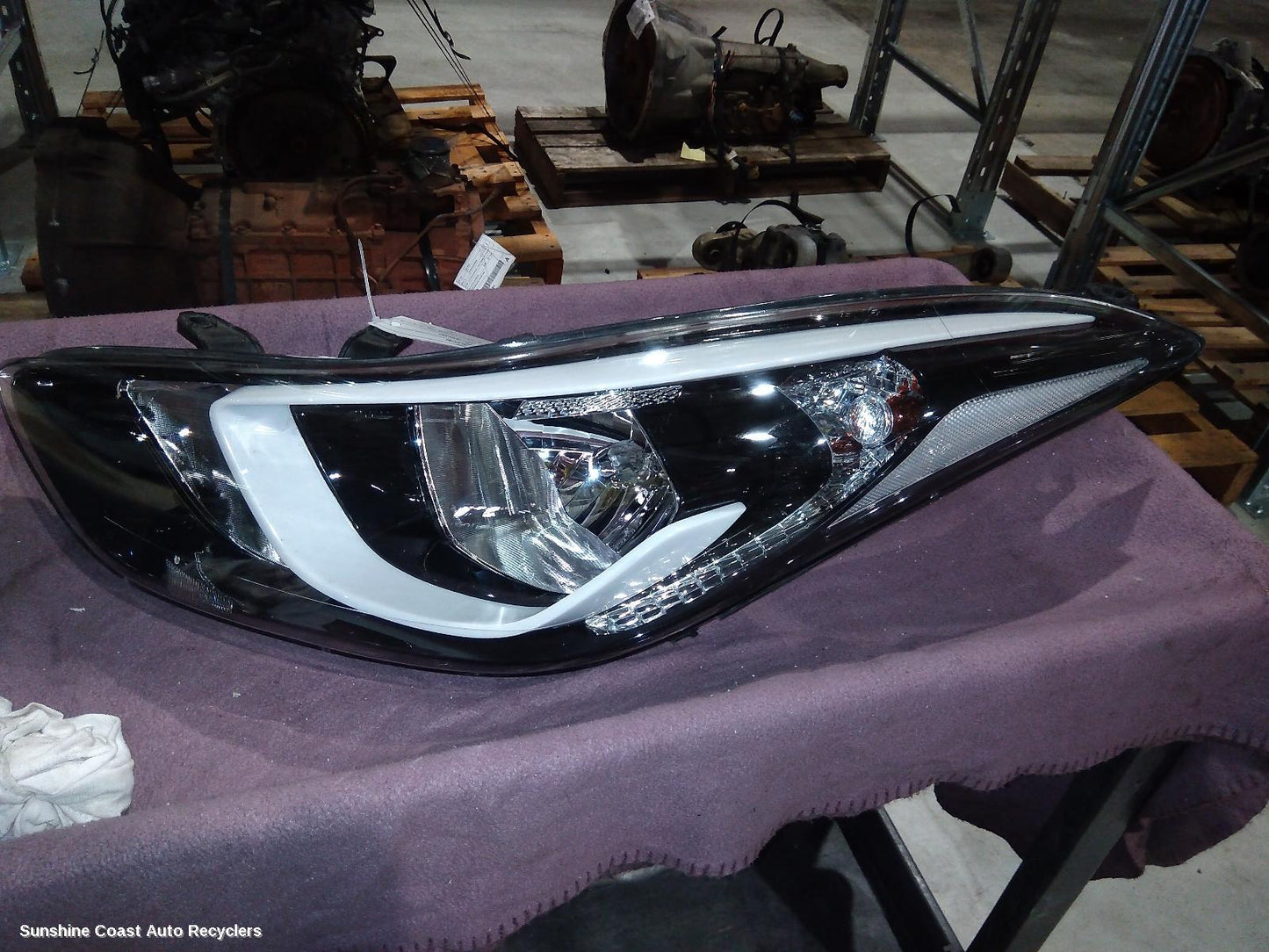 2014 Hyundai Elantra Left Headlamp