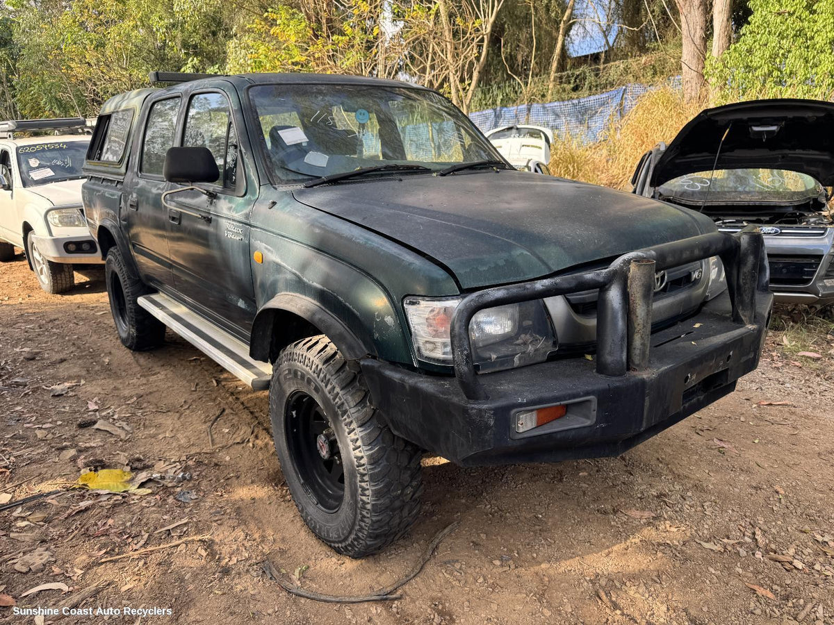 2001-2005 Toyota Hilux Grille
