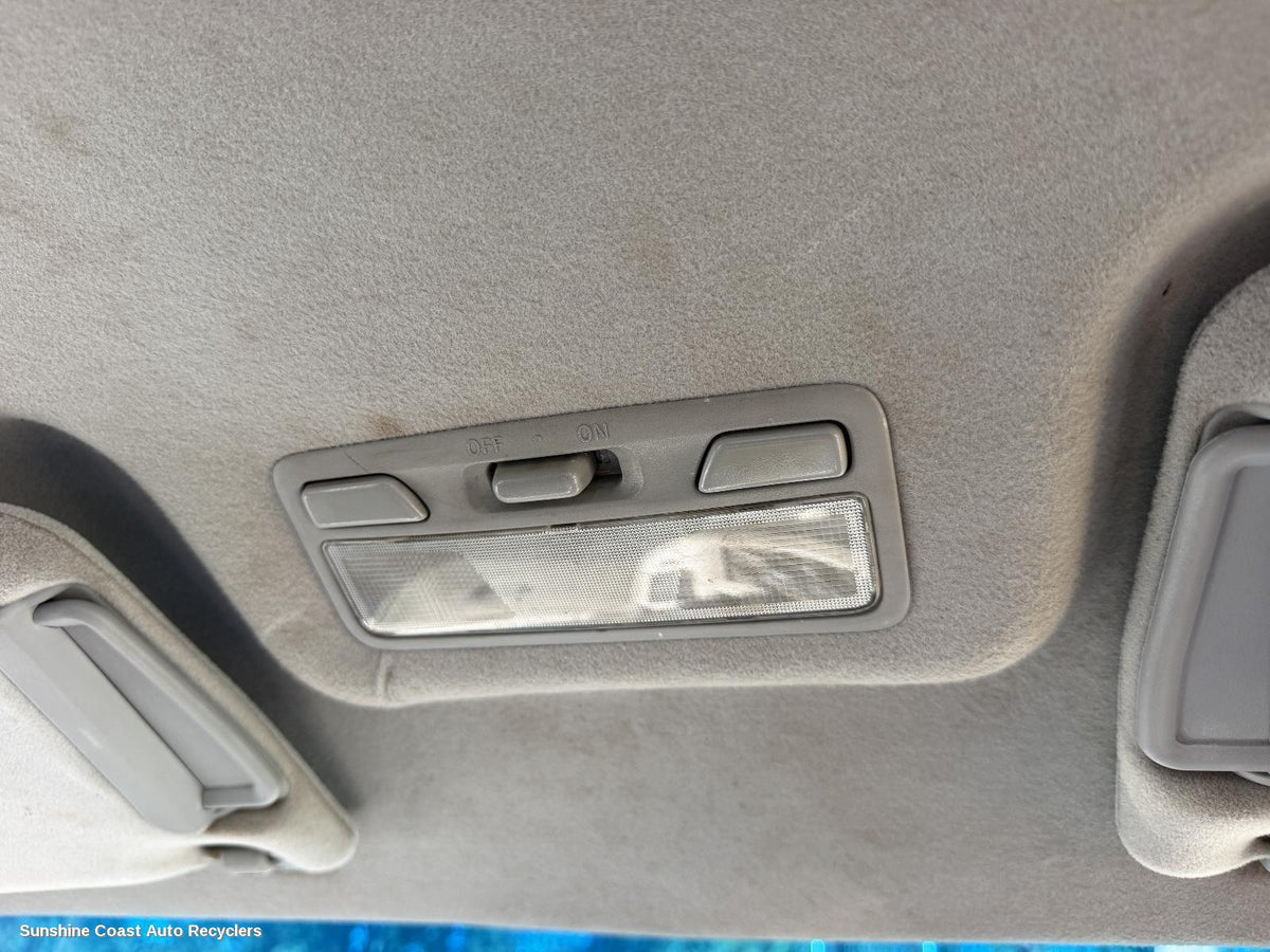 2002-2006 Mitsubishi Pajero Courtesy Light