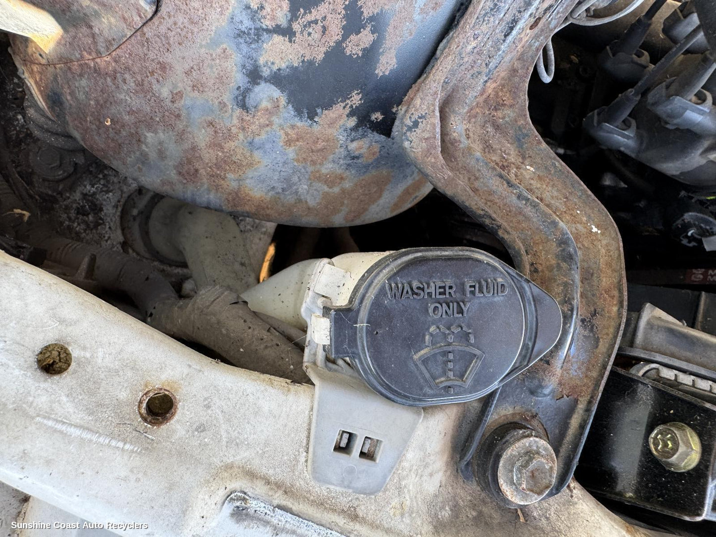 1998 Toyota Prado Washer Bottle