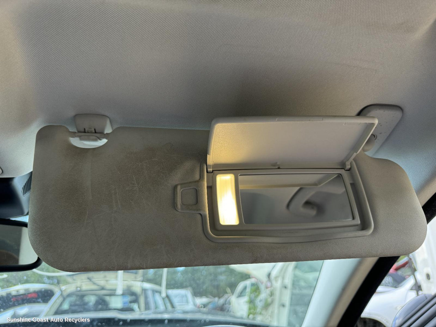 2015 Jaguar Xe Sunvisor