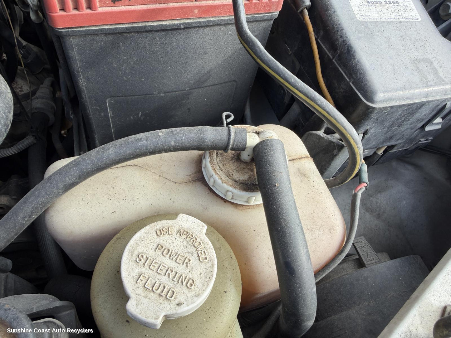 2000-2006 Mitsubishi Pajero Overflow Bottle