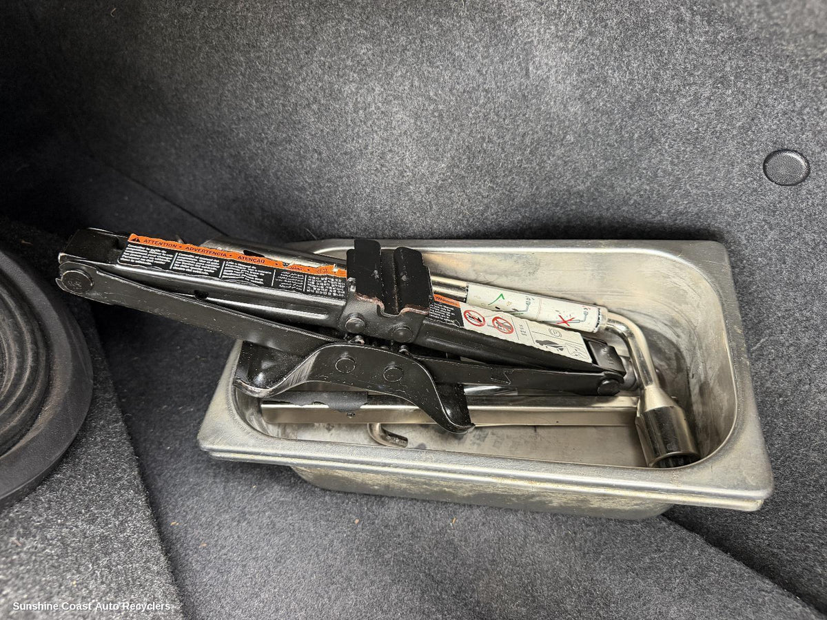 2006-2013 Holden Commodore Jack Tool Kit