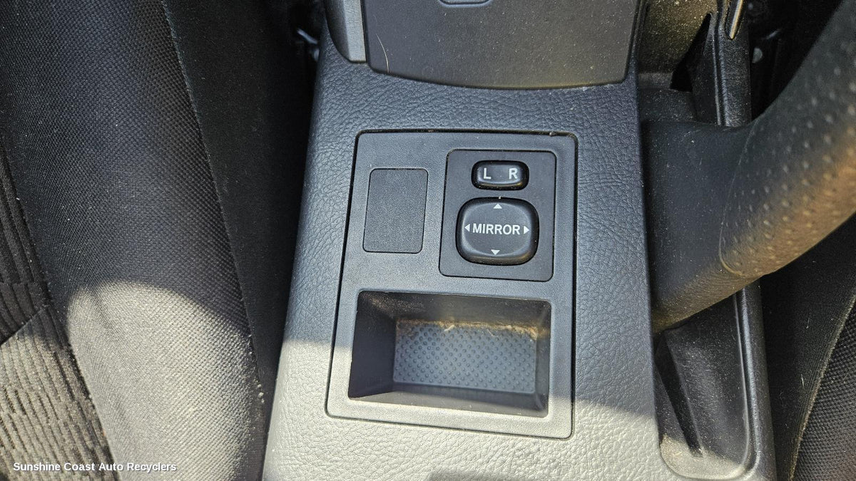 2005-2012 Toyota Rav4 Misc Switch Relay