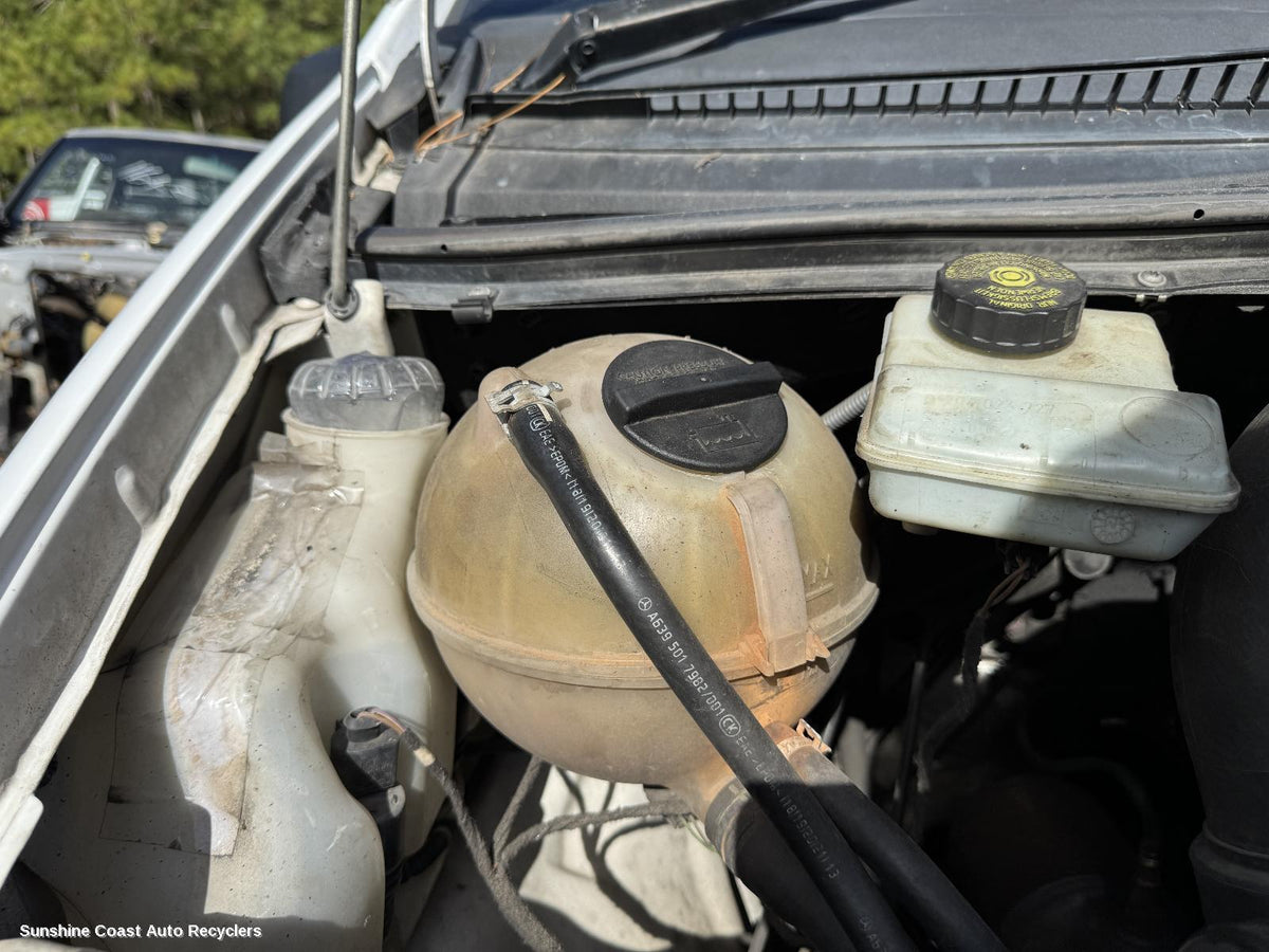 2004-2015 Mercedes Vito Overflow Bottle
