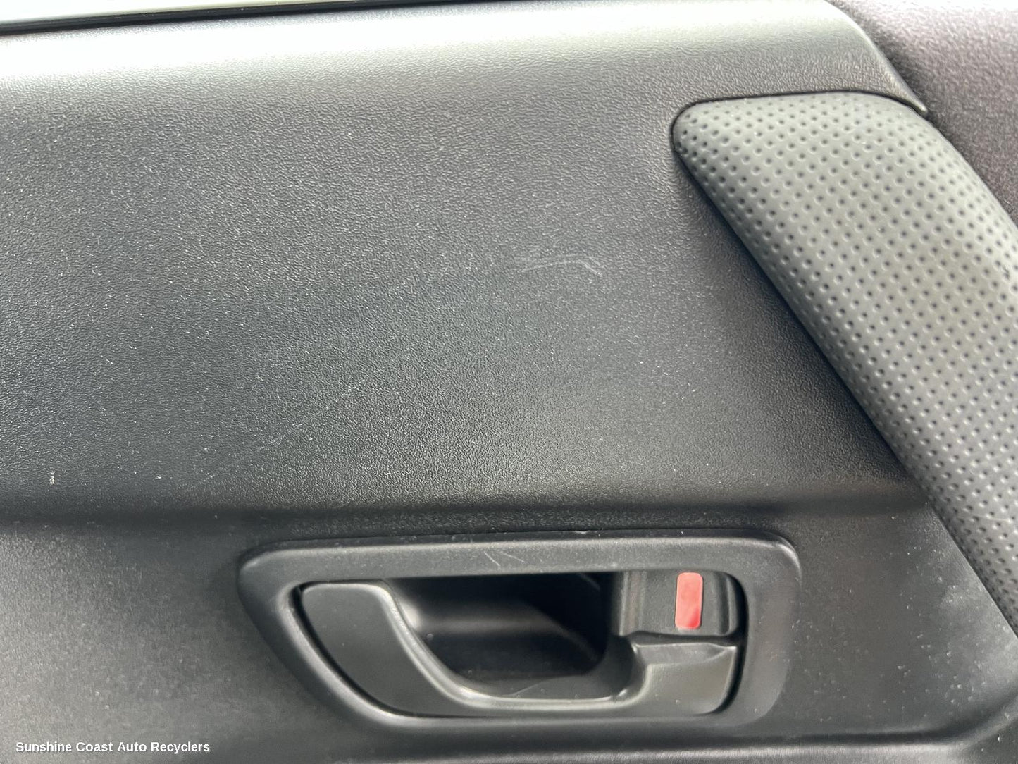 2003 Mitsubishi Pajero Door Handle