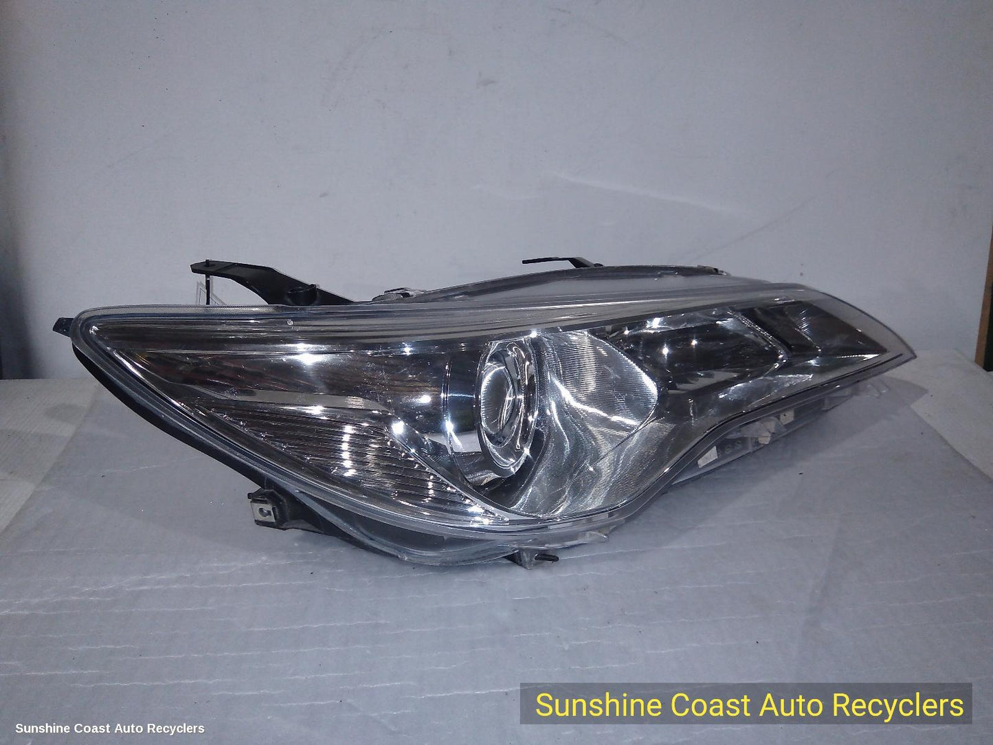 2016 Toyota Camry Right Headlamp