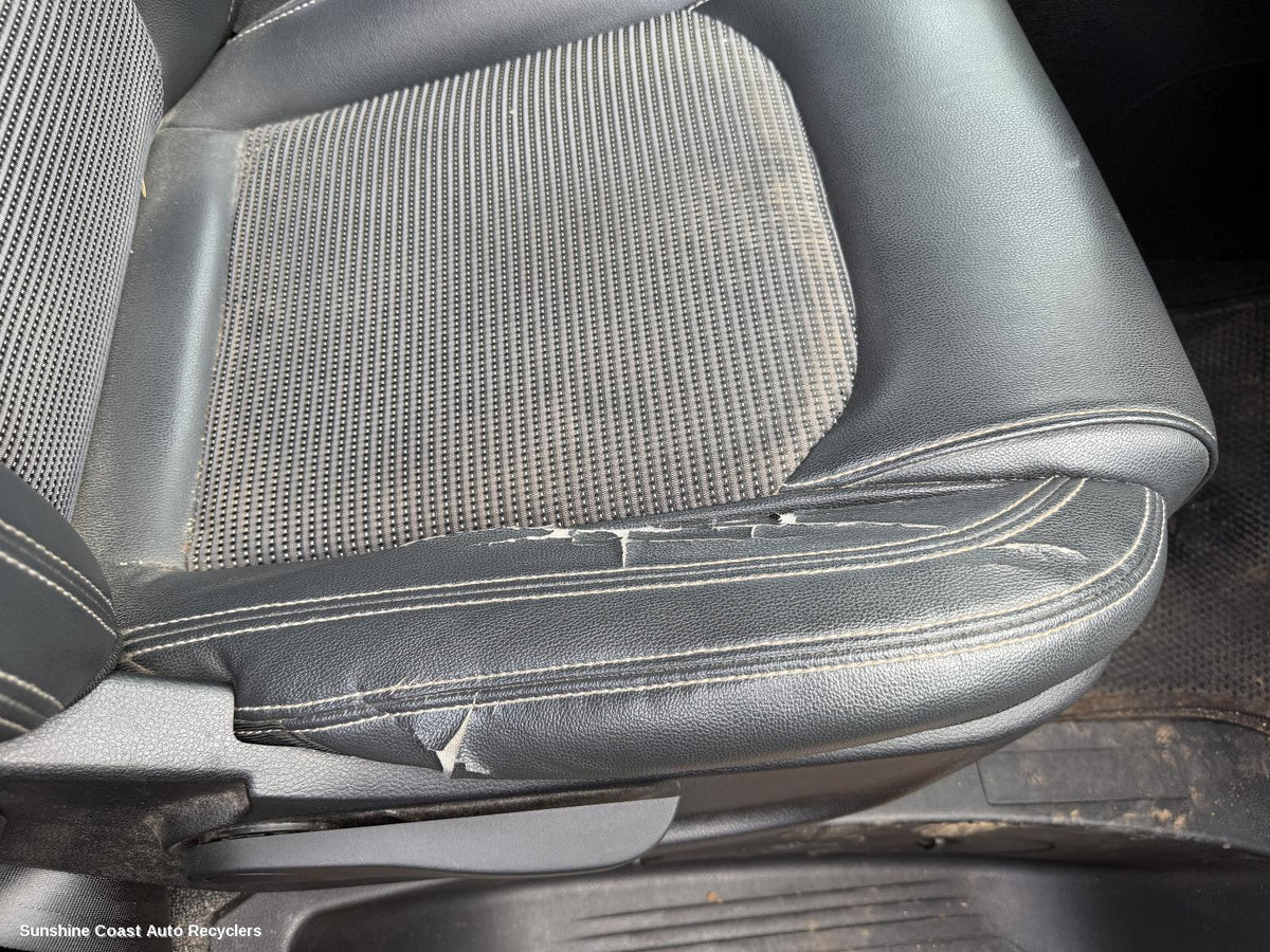 2015-2025 Ldv G10 Front Seat