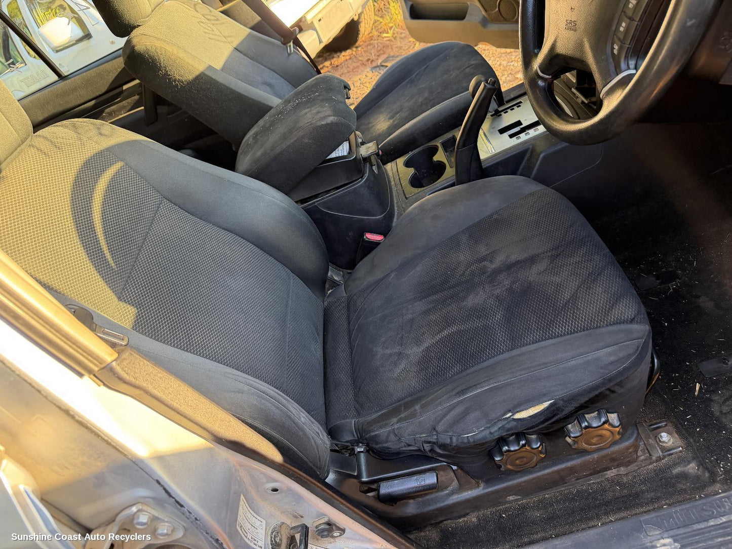 2006-2014 Mitsubishi Pajero Front Seat