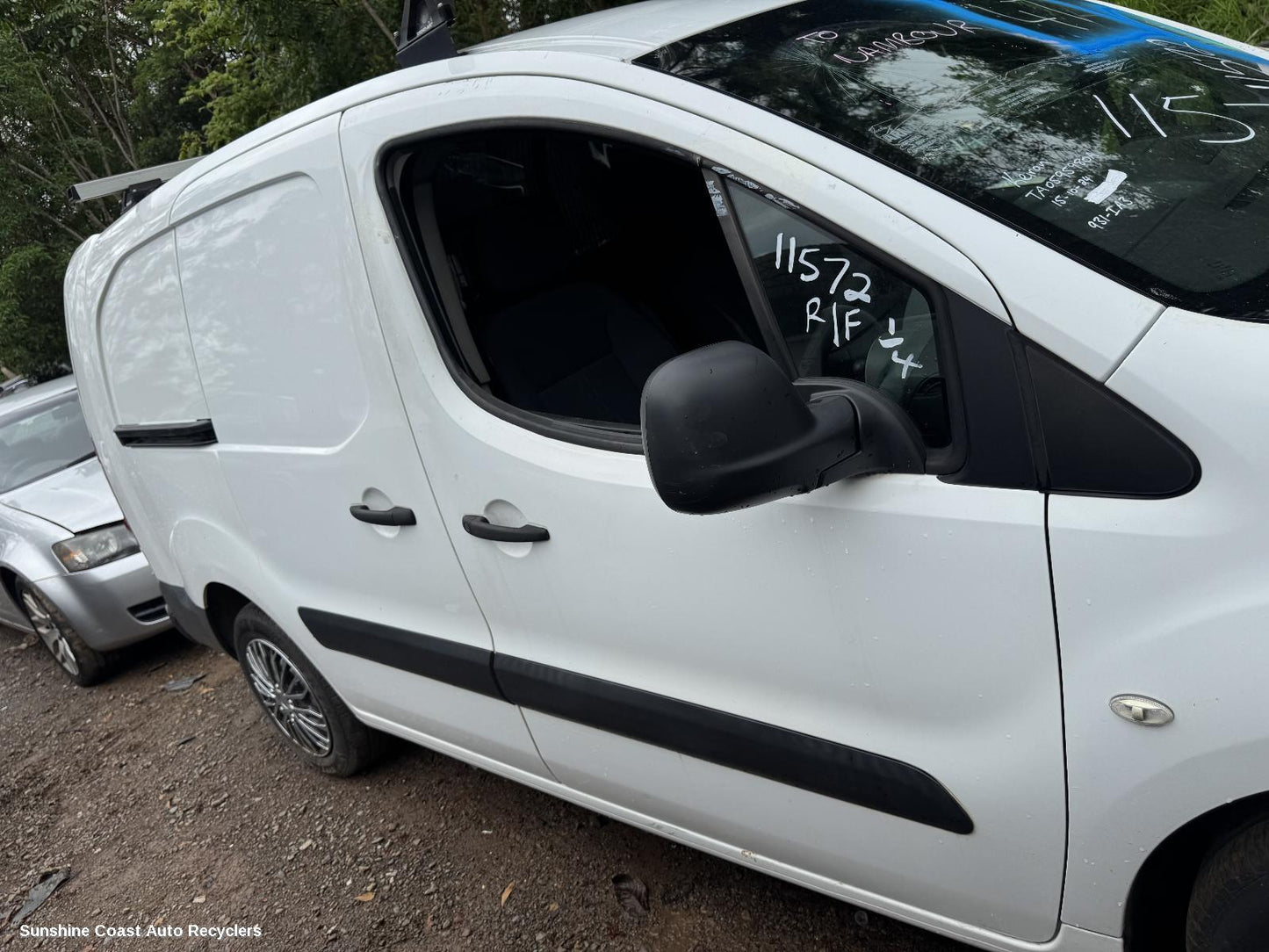2015 Citroen Berlingo Right Front Door