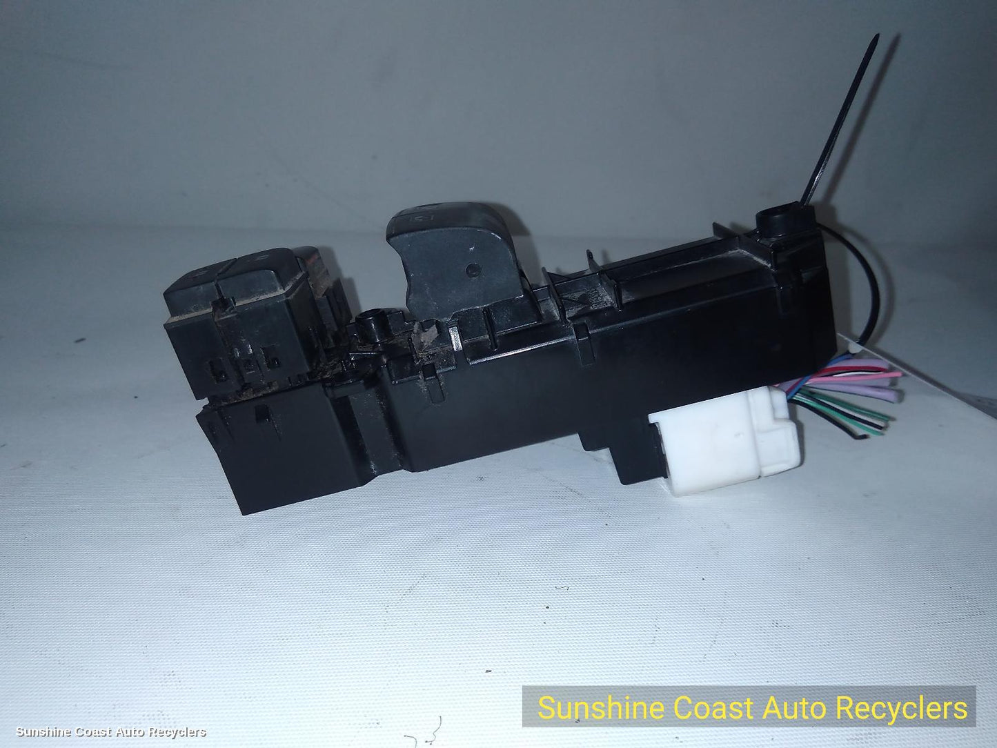 2015-2025 Toyota Hilux Pwr Dr Wind Switch