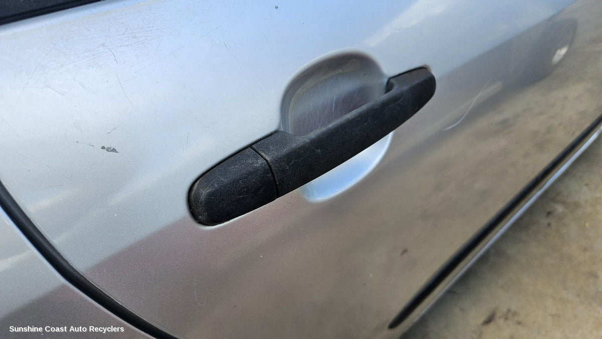 2001-2007 Toyota Corolla Door Handle