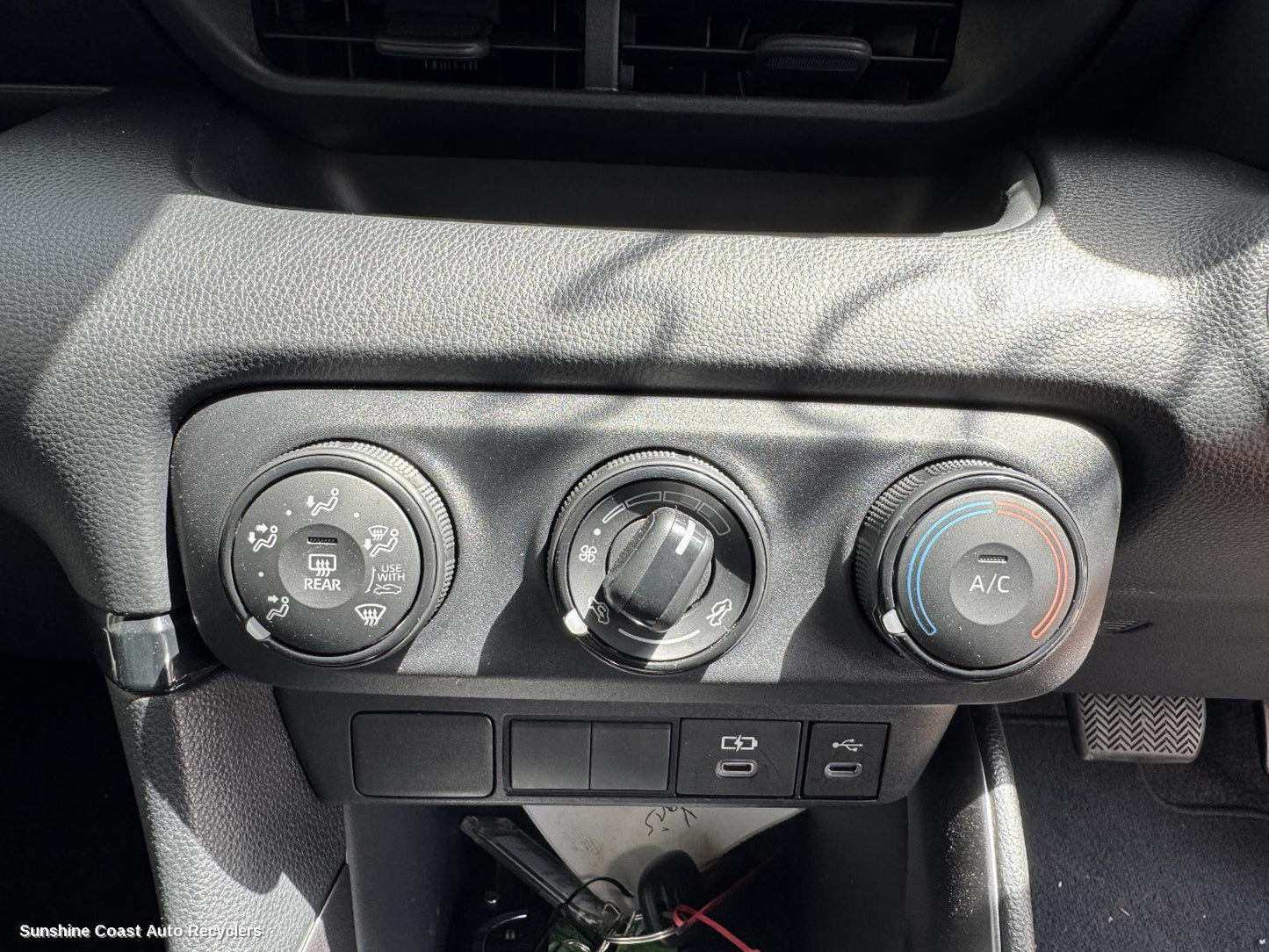 2024 Toyota Yaris Heater Ac Controls