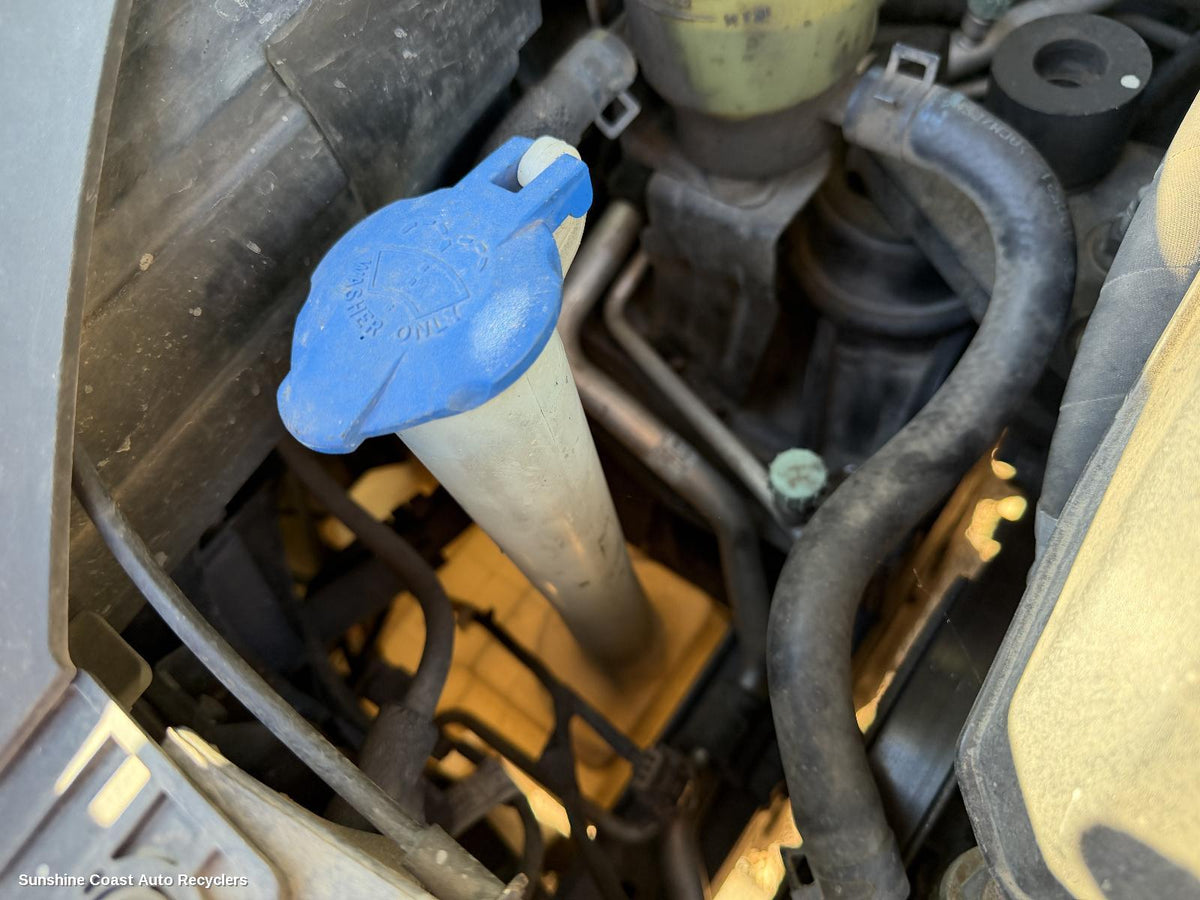 2009-2013 Hyundai Ix35 Washer Bottle