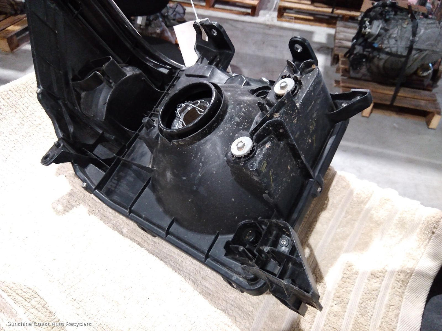 2015 Toyota Landcruiser Left Headlamp