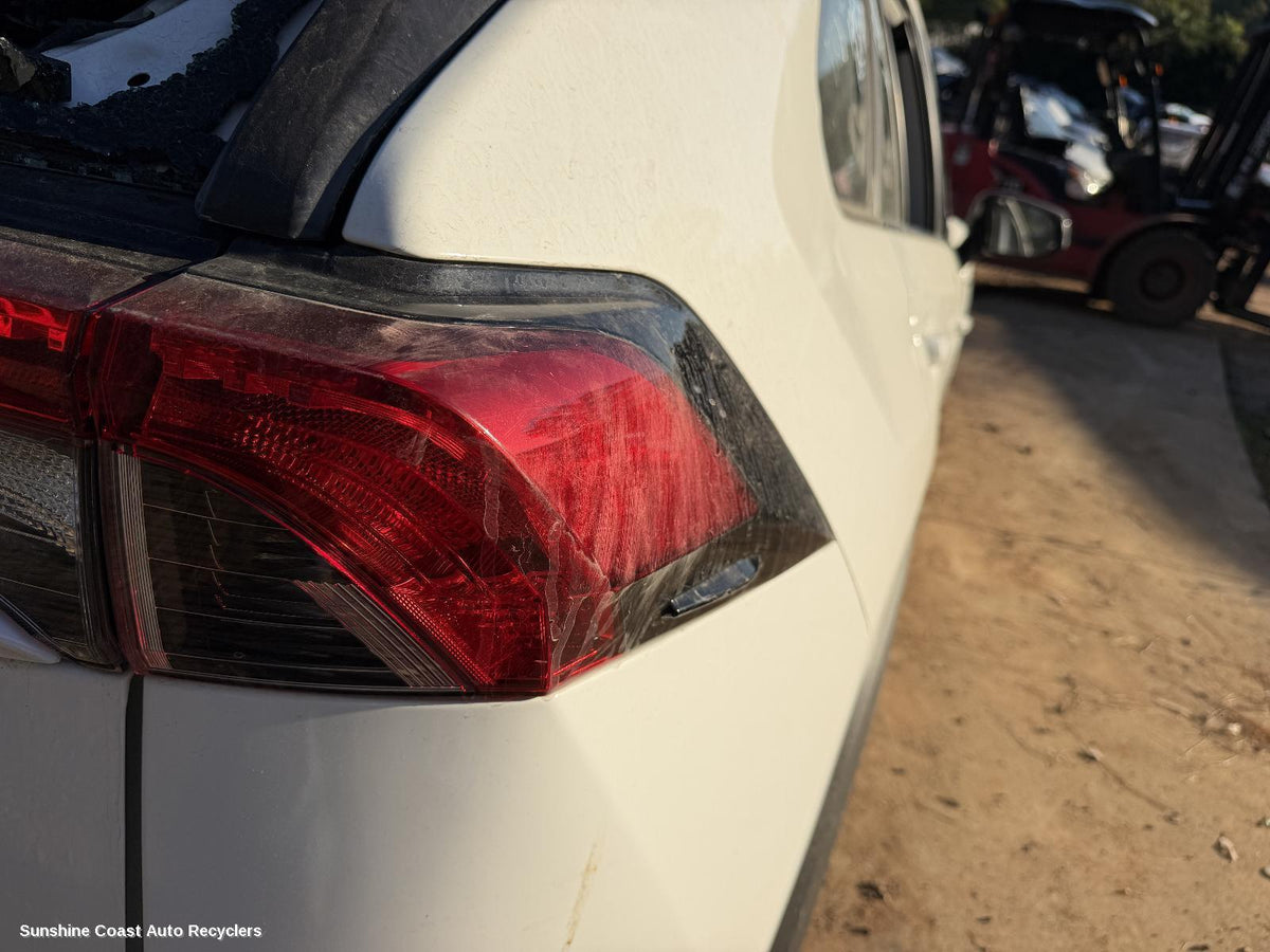 2018-2025 Toyota Rav4 Right Taillight