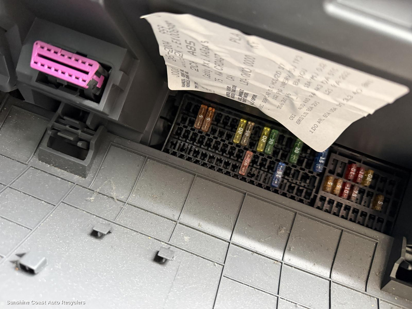 2010-2015 Volkswagen Caddy Fuse Box
